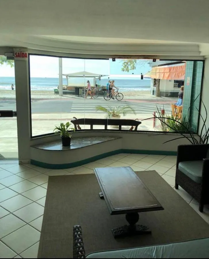 Kitnet Em Predio Beira Mar Com Garagem, Wi-Fi E Tv A Cabo Apartman Balneário Camboriú