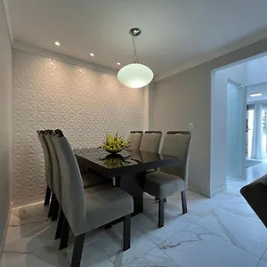  Apartamento Dno001 - Apto 1º Andar, Sacada Ampla Com Churrasqueira à Carvão, Quadra Do Mar, Centro, Garagem E Kit